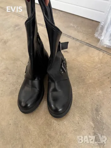 Ботуши , снимка 3 - Дамски ботуши - 50020626