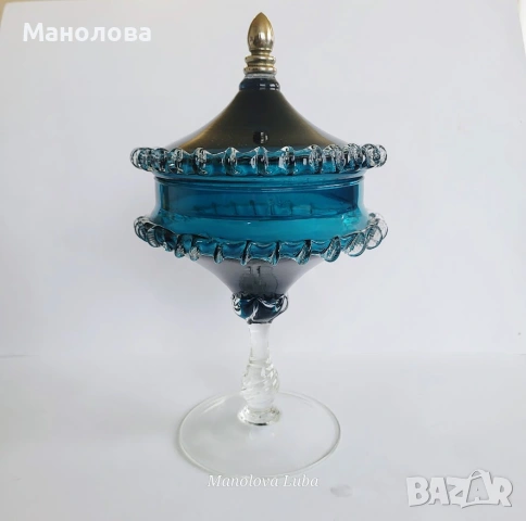 Винтидж италианско художествено Муранско стъкло съд с капак в пауново синьо и ръб Rigaree.