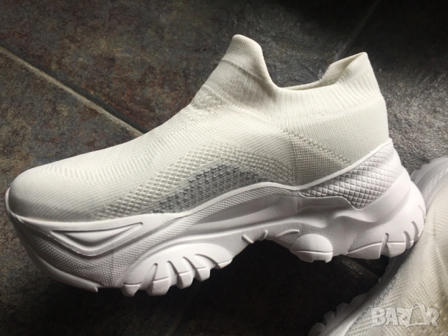 Нови бели дамски маратонки 36, снимка 3 - Маратонки - 53884760