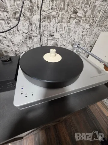 Продавам грамофон ClearAudio performance DC 