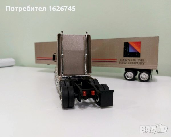 FREIGHTLINER CENTURY 1:43 NZG, снимка 8 - Колекции - 52910053