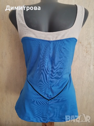 Оригинален Nike-спортен топ, снимка 2 - Корсети, бюстиета, топове - 54334049