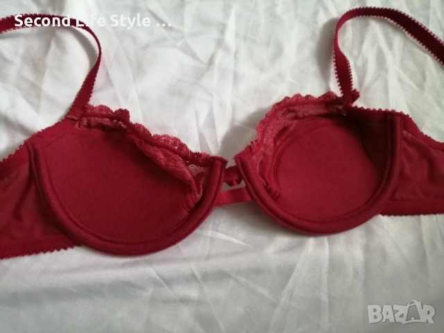 80A полупрозрачен дантелен сутиен с подплънки марка Viania Dessous, снимка 10 - Бельо - 54048636