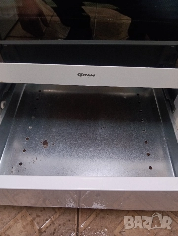 Като нова свободно стояща печка с керамичен плот Gram с две години гаранция!, снимка 7 - Печки, фурни - 52844230