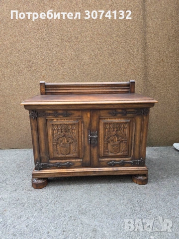 Красив шкаф в Готически стил , снимка 2 - Шкафове - 54293899