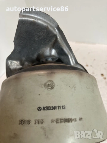 Тампон/стойка за двигател предна дясна страна за Mercedes Clk W209 320 Бензин (2005), снимка 3 - Части - 53987003