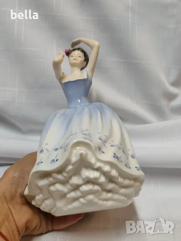 Оригинална порцеланова статуетка на световноизвестната английска марка Royal Doulton-Sheila., снимка 11 - Статуетки - 55763682