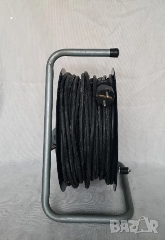 Удължителна макара немски с 4 гнезда дължина 50м 3 х 2,5 мм, снимка 2 - Други инструменти - 51750410