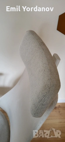 Два бели офис стола от Икея/Ikea JÄRVFJÄLLET, снимка 2 - Столове - 54008274