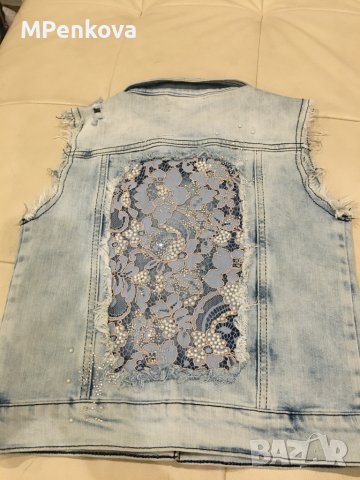 Дънкено елече, снимка 2 - Детски якета и елеци - 36835189