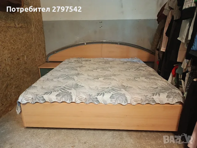 Спалня с матрак 