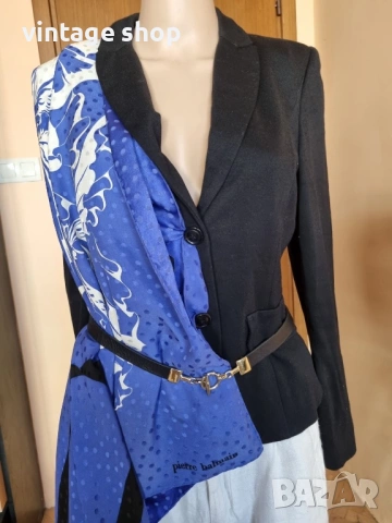 Копринен шал Pierre Balmain, снимка 2 - Шалове - 53927370