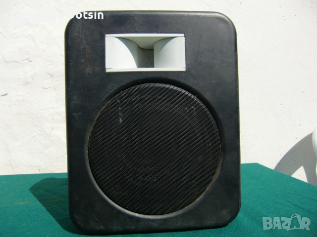 Суб бас под седялката