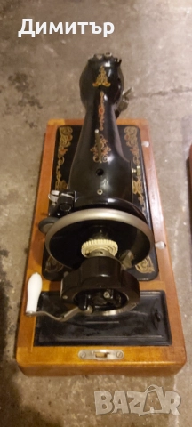 продавам стара  руска шевна машина с кутия , снимка 8 - Шевни машини - 10968320