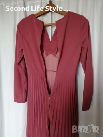 Елегантна дамска розова рокля с уникален дизайн р-р S (EU 36), снимка 11 - Рокли - 52954034