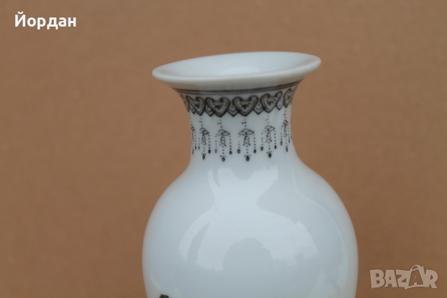 Китайска Порцеланова ваза , снимка 3 - Вази - 36417089