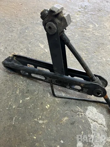 Крик за кола