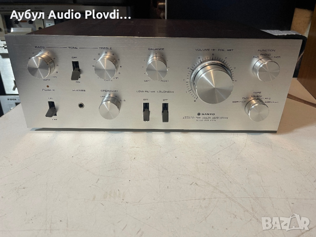 Sanyo DCA 1001 Solid State Stereo Pre Main Amplifier