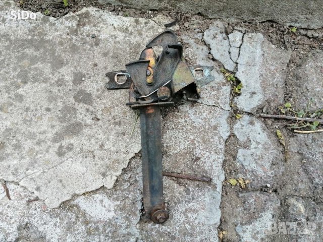 Оригинална ключалка за преден капак на Голф 3!, снимка 4 - Части - 37000822