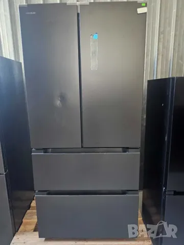 Hisense RQ5P470SAFD PureFlat 79cm Frost Free American Fridge Freezer Black [Energy Class D]