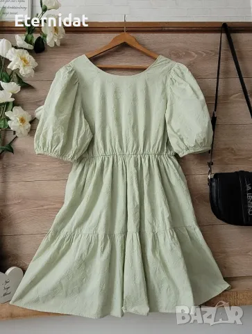 Зелена разкроена лятна рокля бродирани цветя с ефектен гръб 