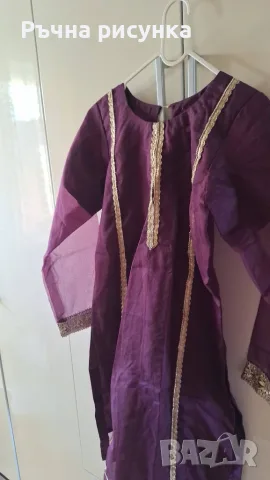 Традиционна индийска курта (kurta) в наситен лилав/винен цвят с елегантни златни акценти., снимка 5 - Корсети, бюстиета, топове - 56153379