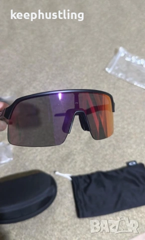 Чисто нови мъжки слънчеви спортни очила Oakley Sutro с 2 Плаки, снимка 6 - Слънчеви и диоптрични очила - 53930967