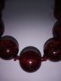 Колие от червен кехлибар , снимка 1 - Антикварни и старинни предмети - 31252884