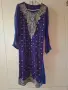 Индийска традиционна южноазиатска курта (kurta) или камиз (kameez), отличаваща се с наситено лилав , снимка 1