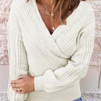 Дамски пуловер в бяло, снимка 5 - Блузи с дълъг ръкав и пуловери - 42781565