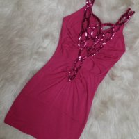 УНИКАЛНО КРАСИВА къса рокля по тялото с изрязан гръб с пайети наситено розов цвят , снимка 4 - Рокли - 40538865