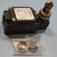 краен изключвател Omron WL-10 FSD2-G small 2-circuit limit switch 10A 500VAC, снимка 7 - Резервни части за машини - 37719106