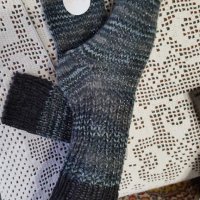 Ръчно плетени дамски чорапи , снимка 5 - Дамски чорапи - 30131843