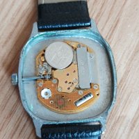 Мъжки часовник Чайка кварц СССР , снимка 5 - Антикварни и старинни предмети - 40828098