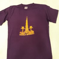 Лилава тениска Бурж Дубай, произведена в Обединените Арабски Емирства , оригинална , златен принт с , снимка 4 - Тениски - 37416372