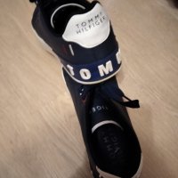 Дамски обувки Tomi Hifiger, снимка 5 - Маратонки - 42081329