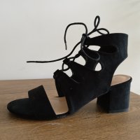 Черни сандали 37 номер-чисто нови, снимка 1 - Дамски обувки на ток - 39870991