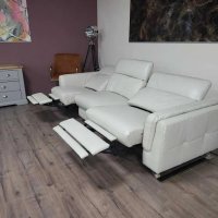 Голяма кремав кожен диван тройка с електрически релаксиращ механизъм, снимка 10 - Дивани и мека мебел - 44438363