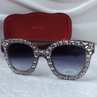 Gucci дамски слънчеви очила с камъни тип котка, снимка 7 - Слънчеви и диоптрични очила - 31091382