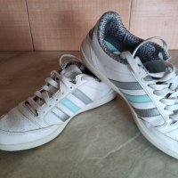 Adidas дамски маратонки естествена кожа н.38, снимка 1 - Маратонки - 40665669