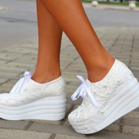 Обувки на платформа - бели - 185-04, снимка 2 - Дамски ежедневни обувки - 38078308