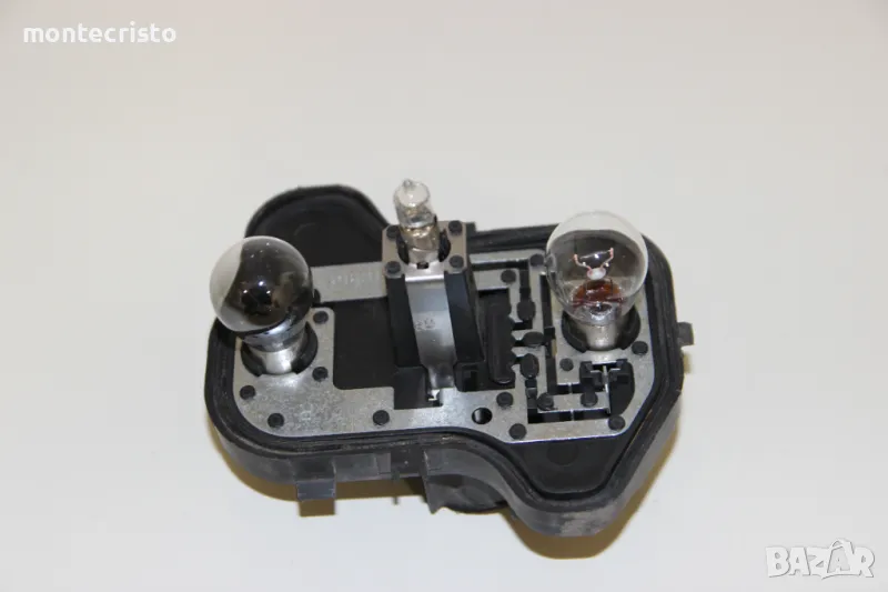 Дясна платка стоп VW Golf 5 хечбек (2004-2008г.) десен ламподържач Golf V 1K6945258 / 89031828, снимка 1