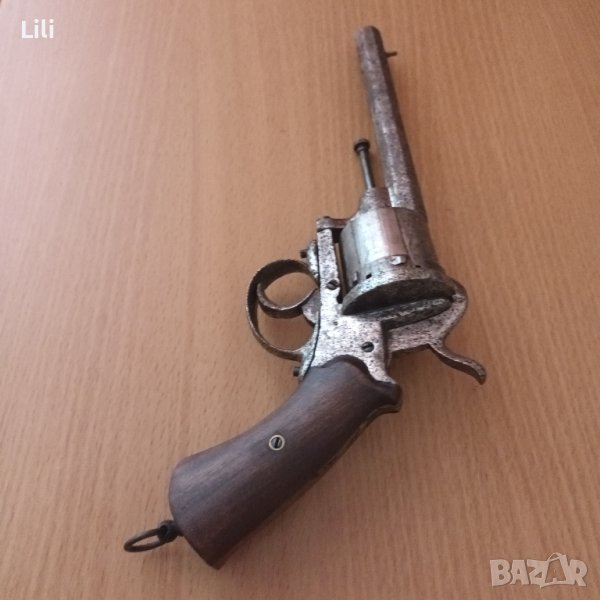 голям масивен и работещ револвер от 19 век ..пистолет пищов пушка , снимка 1