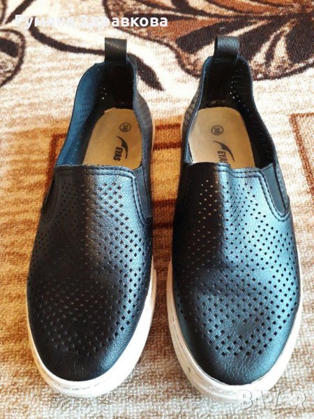 Черни кожени обувки с дупки 38 номер, снимка 1