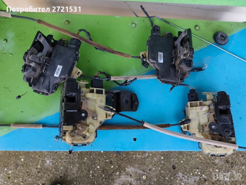 Комплект брави от Фолксваген Голф4 , снимка 1