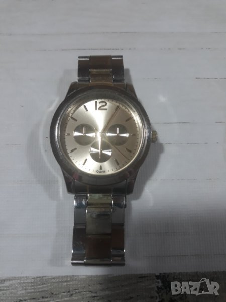 Часовник Avon с позлатен мотив , снимка 1