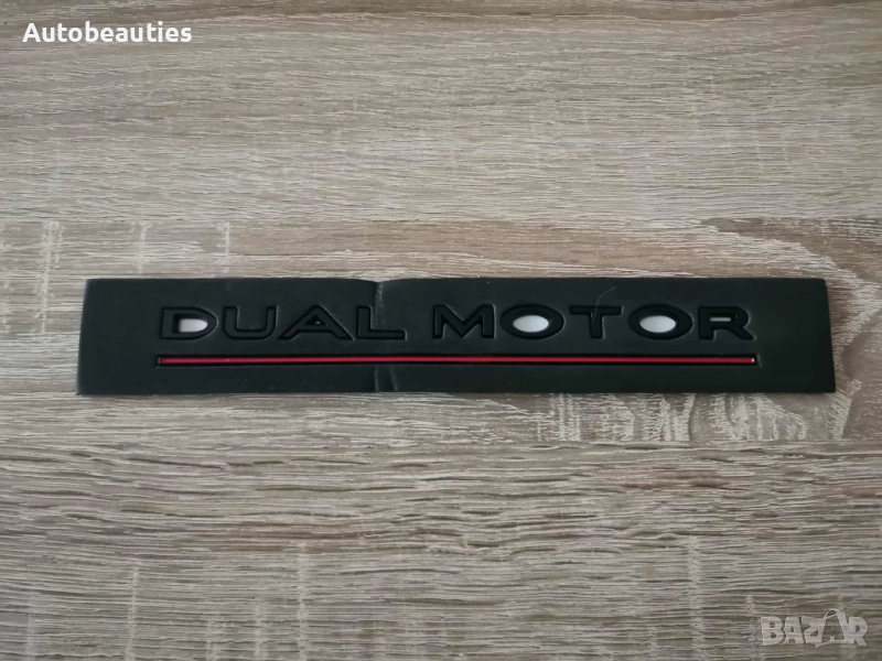 Tesla Dual Motor черен гланц с червено надпис, снимка 1