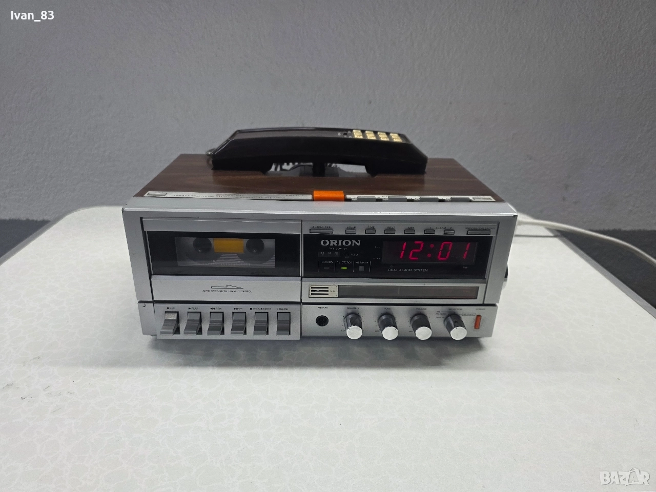 Стерео FM/AM електронна касетофонна система с двойна аларма и телефон, снимка 1