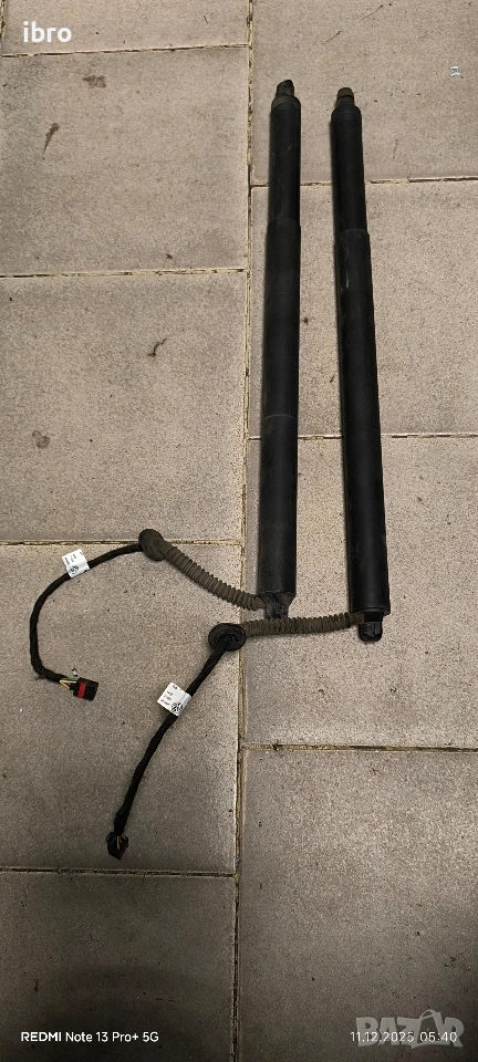 3G9827851A задни амортисьори за багажник за VW Passat B8 , снимка 1