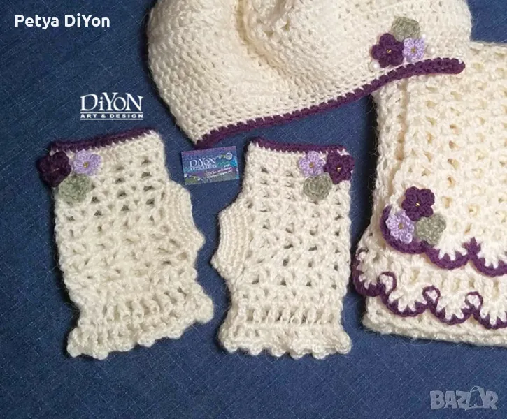 Бели ръчно плетени ръкавици без пръсти с теменужки, снимка 1